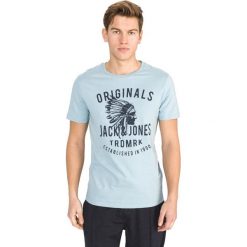 Jack & Jones Zugga Koszulka Niebieski. Niebieskie podkoszulki męskie Jack & Jones, m, z nadrukiem, z bawełny, z krótkim rękawem. Za 64,95 zł.