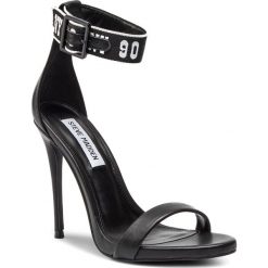 Sandały STEVE MADDEN - Mover SM11000445-03001-017 Black Leather. Czarne klapki damskie Steve Madden, bez wzorów, ze skóry ekologicznej, bez obcasa, na obcasie. W wyprzedaży za 349,00 zł.