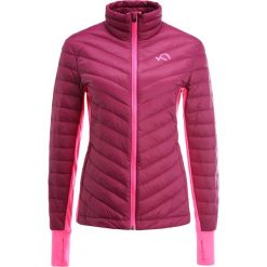 KariTraa TOVE MIDLAYER Kurtka puchowa blush. Fioletowe kurtki damskie puchowe marki KariTraa, xl, z materiału. W wyprzedaży za 566,10 zł.