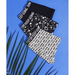 Bokserki męskie. Czarne bokserki męskie Top Secret, bez wzorów, z bawełny. Za 59,99 zł.