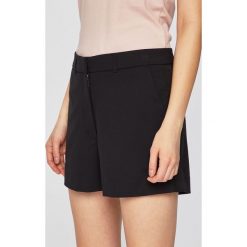 Calvin Klein Jeans - Szorty. Czarne szorty damskie Calvin Klein Jeans, bez wzorów, z elastanu, casualowe. W wyprzedaży za 199,90 zł.