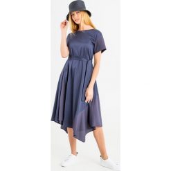 SUKIENKA PALAZZI Weekend Max Mara. Sukienki damskie Weekend Max Mara, l, bez wzorów, eleganckie, bez kołnierzyka, bez rękawów. Za 889,00 zł.