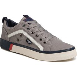 Tenisówki WRANGLER - Frisco WM01030A Lt.Grey 054. Szare trampki męskie Wrangler, bez wzorów, z gumy, eleganckie, bez zapięcia. Za 239,00 zł.