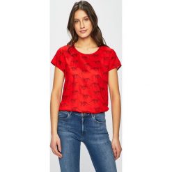 Jacqueline de Yong - Top. Czarne bluzki damskie Jacqueline de Yong, m, bez wzorów, z wiskozy, z okrągłym kołnierzem. W wyprzedaży za 49,90 zł.