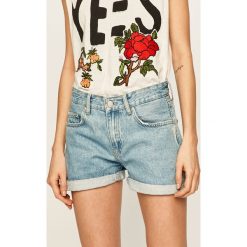 Pepe Jeans - Szorty jeansowe Mable Archive. Niebieskie szorty damskie Pepe Jeans, bez wzorów, z bawełny, casualowe. Za 259,90 zł.