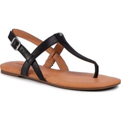 Sandały UGG - W Dinuba 1112679 Blk. Czarne klapki damskie Ugg, bez wzorów, ze skóry ekologicznej, bez obcasa, na obcasie. Za 259,00 zł.