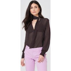 Hunkydory Bluzka Elbert - Purple. Fioletowe bluzki damskie Hunkydory, bez wzorów, z tkaniny, bez kołnierzyka, bez rękawów. W wyprzedaży za 206,68 zł.