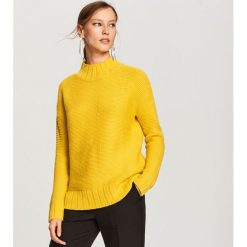 Sweter ze stójką - Zielony. Zielone swetry klasyczne damskie marki Reserved, l, ze stójką. Za 69,99 zł.