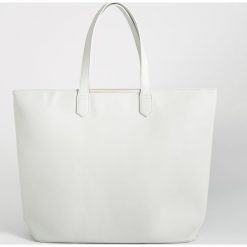 Torba shopper - Jasny szar. Szare torby damskie na zakupy marki Sinsay, bez wzorów, bez dodatków. Za 49,99 zł.