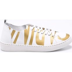 Carinii - Buty. Białe buty sportowe damskie marki Carinii, bez wzorów, ze skóry, sportowe. W wyprzedaży za 239,90 zł.
