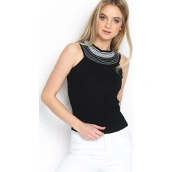 Czarna Bluzka Mohawk. Czarne bluzki damskie Born2be, xl, w paski, bez kołnierzyka, bez rękawów. Za 54,99 zł.