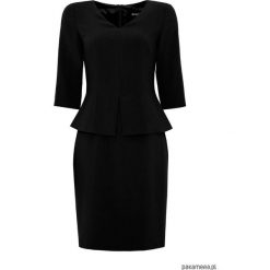 Sukienka JANE z baskinką. Czarne sukienki damskie Pakamera, do pracy, uniwersalny, bez wzorów, biznesowe, bez kołnierzyka, bez rękawów, midi, baskinki. Za 383,00 zł.