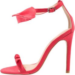 Sandały damskie: Public Desire SOUTH Sandały na obcasie red