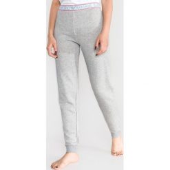 Emporio Armani Spodnie do spania Szary. Szare spodnie damskie Emporio Armani, m, z bawełny. Za 335,95 zł.