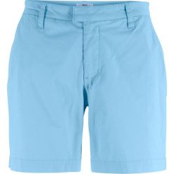 Krótkie szorty chino bonprix jasnoniebieski. Spodnie damskie bonprix. Za 74,99 zł.