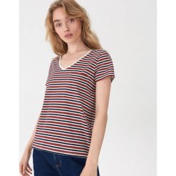 T-shirt z kieszenią - Bordowy. Czerwone t-shirty damskie House, s, bez wzorów, bez kołnierzyka. Za 19,99 zł.