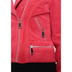Kurtki damskie: Vero Moda Petite VMROYCE SHORT JACKET Kurtka skórzana flame scarlet