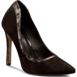 Szpilki SERGIO BARDI - Clara FW127287417LM 236. Czarne szpilki zamszowe Sergio Bardi, bez wzorów, ze szpiczastym noskiem, bez obcasa, na obcasie, bez zapięcia. W wyprzedaży za 209,00 zł.