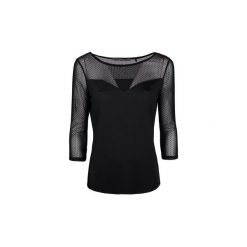 Bluzki Guess W64P1JK6780. Czarne bluzki damskie Guess, bez wzorów, bez kołnierzyka, bez rękawów. Za 219,00 zł.