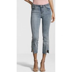 Dżinsy - Slim fit - w kolorze błękitnym. Niebieskie jeansy damskie Apart. W wyprzedaży za 175,95 zł.