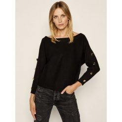 Sweter Guess Diana W94R20 Z2IL0. Czarne swetry damskie Guess, m, z aplikacjami, klasyczne, bez rękawów, bez kaptura. W wyprzedaży za 209,00 zł.