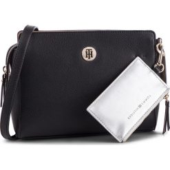 Torebka TOMMY HILFIGER - Charming Tommy Crossover AW0AW06614 002. Czarne listonoszki damskie marki TOMMY HILFIGER, ze skóry ekologicznej, na ramię. Za 539,00 zł.
