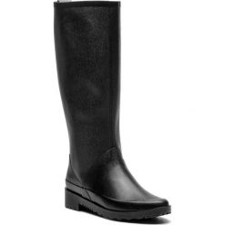 Kalosze STUART WEITZMAN - Griffin ZO12774 Black Ottawa. Czarne kalosze damskie Stuart Weitzman, w paski, ze skóry ekologicznej. W wyprzedaży za 649,00 zł.