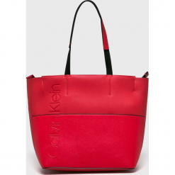Calvin Klein - Torebka. Czerwone torebki klasyczne damskie Calvin Klein, z materiału, duże. Za 539,90 zł.