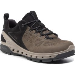 Buty ECCO - Biom Venture Tr GORE-TEX 85467450609 Tarmac/Black. Czarne buty sportowe męskie ecco, ze skóry, bez zapięcia, outdoorowe, gore-tex. W wyprzedaży za 579,00 zł.