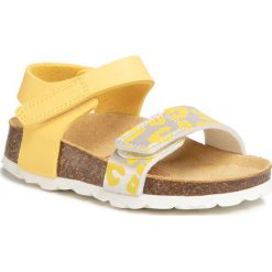 Sandały SUPERFIT - 6-00123-60 M Gelb. Żółte sandały dziewczęce Superfit, ze skóry ekologicznej, bez zapięcia. Za 159,00 zł.