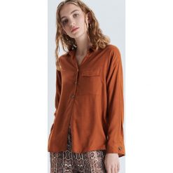 Gładka koszula oversize - Brązowy. Pomarańczowe koszule damskie Cropp, s, bez wzorów, bez kołnierzyka, bez rękawów. W wyprzedaży za 29,99 zł.
