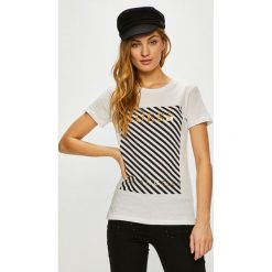 Guess Jeans - Top. Białe bluzki damskie marki Guess Jeans, s, z nadrukiem, z bawełny, z okrągłym kołnierzem, z krótkim rękawem. Za 189,90 zł.
