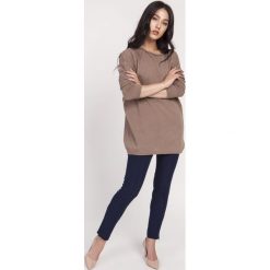 Dzianinowa bluzka oversize mocca - l/xl. Bluzki damskie e-margeritka.pl, na jesień, s, bez wzorów, z wiskozy, bez kołnierzyka, bez rękawów, długie, oversize. Za 159,99 zł.