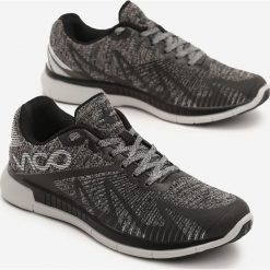 Czarne Buty Sportowe Harlington. Czarne buty sportowe męskie Born2be, z jeansu, na sznurówki. Za 139,99 zł.