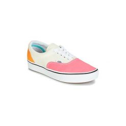 Buty Vans COMFYCUSH ERA. Białe trampki i tenisówki damskie Vans, bez wzorów, bez zapięcia. Za 287,20 zł.