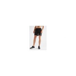 Spodenki fitness cardio FST 100 męskie. Czarne spodenki sportowe męskie DOMYOS, m, bez wzorów, z poliesteru, na fitness i siłownię. Za 19,99 zł.