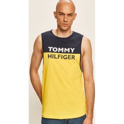Tommy Hilfiger - T-shirt. Niebieskie t-shirty męskie TOMMY HILFIGER, s, z nadrukiem, z bawełny, z okrągłym kołnierzem. Za 159,90 zł.