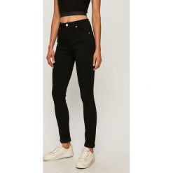 Calvin Klein Jeans - Jeansy CKJ 010. Czarne jeansy damskie Calvin Klein Jeans, z podwyższonym stanem. Za 449,90 zł.