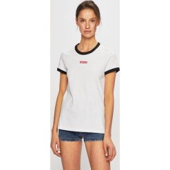 Levi's - Top. Białe bluzki damskie Levi's®, s, z nadrukiem, z bawełny, z okrągłym kołnierzem. W wyprzedaży za 59,90 zł.