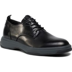 Półbuty CALVIN KLEIN - Pasiley B4F1172 Black. Czarne półbuty męskie Calvin Klein, na co dzień, bez wzorów, ze skóry ekologicznej, eleganckie, bez zapięcia. Za 839,00 zł.
