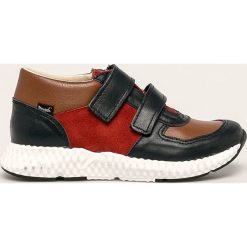 Mrugała - Buty dziecięce. Niebieskie trampki chłopięce Mrugała, bez wzorów, ze skóry, sportowe, z okrągłym noskiem, bez zapięcia. W wyprzedaży za 159,90 zł.