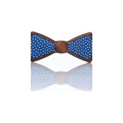 Blue Sky – Drewniana Muszka w Gwiazdki do Koszuli. Niebieskie muchy męskie Woodenlife, z bawełny. Za 119,00 zł.