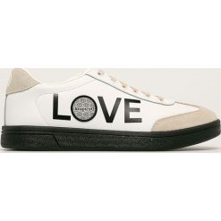 Desigual - Buty. Białe buty sportowe damskie Desigual, z zamszu. W wyprzedaży za 249,90 zł.