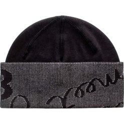 Czapka Y-3. Czarne czapki damskie Y-3, z napisami. W wyprzedaży za 424,00 zł.