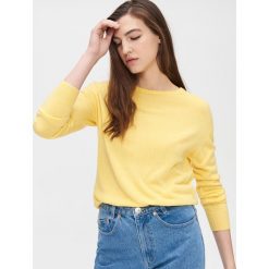 Gładki sweter - Żółty. Żółte swetry damskie Cropp, xs, bez wzorów, bez rękawów, bez kaptura. Za 49,99 zł.