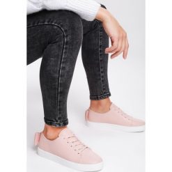Różowe Buty Sportowe Emotional Rescue. Różowe buty sportowe damskie Renee, ze skóry. Za 69,99 zł.