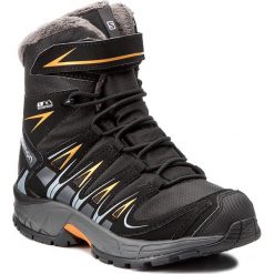Śniegowce SALOMON - Xa Pro 3D Winter Ts Cswp J 398457 09 M0 Black/India Ink/Bright Marigold. Czarne buty chłopięce zimowe marki Salomon, z materiału, na niskim obcasie. W wyprzedaży za 249,00 zł.