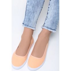 Pomarańczowe Balerinki Got Me Rocking. Pomarańczowe baleriny damskie marki Born2be, na płaskiej podeszwie. Za 39,99 zł.