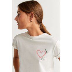 Mango - T-shirt Fero. Białe bluzki damskie Mango, l, z nadrukiem, z bawełny, z okrągłym kołnierzem. Za 69,90 zł.