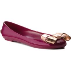 Baleriny TED BAKER - Larmiap 9-17537 Maroon/Serenity. Czerwone baleriny damskie lakierowane Ted Baker, z tworzywa sztucznego. Za 339,00 zł.